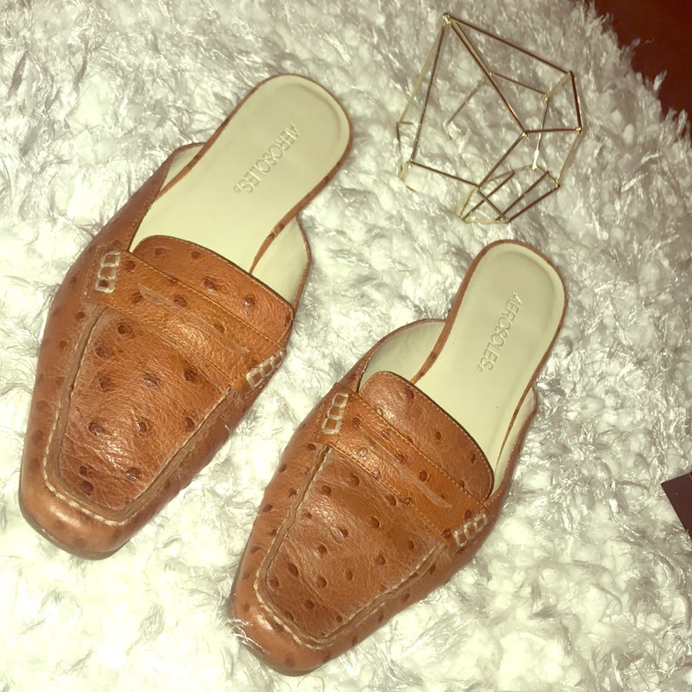 ✨NWOT - Aerosoles Camel Mules✨